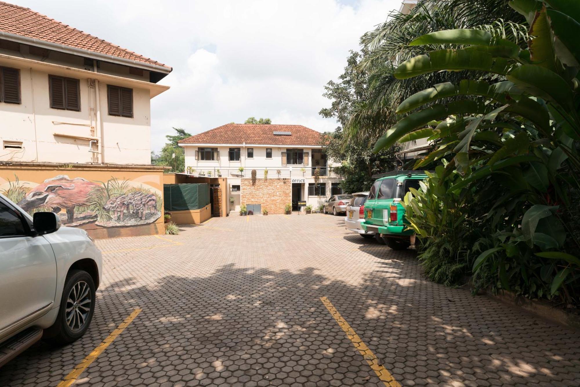 Bushpig Backpackers Hostel Kampala Luaran gambar
