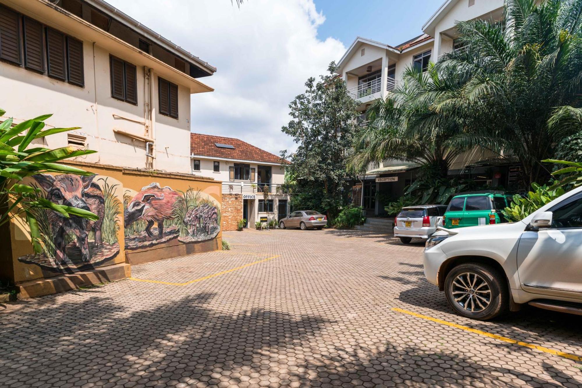 Bushpig Backpackers Hostel Kampala Luaran gambar